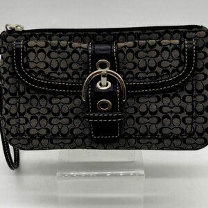 VINTAGE Coach Soho mini signature flap wristlet